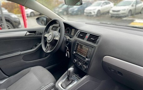 Volkswagen Jetta VI, 2012 год, 999 000 рублей, 15 фотография