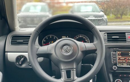 Volkswagen Jetta VI, 2012 год, 999 000 рублей, 14 фотография