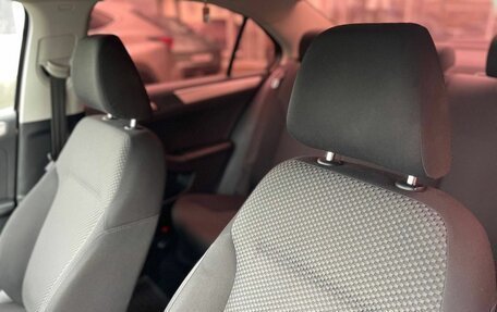 Volkswagen Jetta VI, 2012 год, 999 000 рублей, 12 фотография