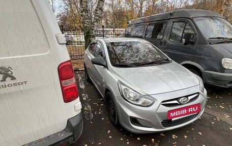 Hyundai Solaris II рестайлинг, 2014 год, 810 000 рублей, 2 фотография