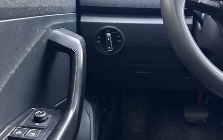 Volkswagen T-Roc I, 2023 год, 2 100 000 рублей, 9 фотография