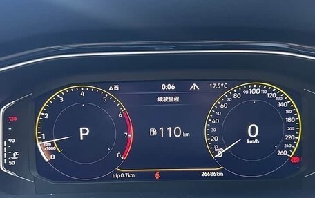 Volkswagen T-Roc I, 2023 год, 2 100 000 рублей, 6 фотография