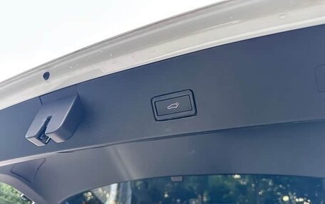 Volkswagen T-Roc I, 2023 год, 2 100 000 рублей, 12 фотография