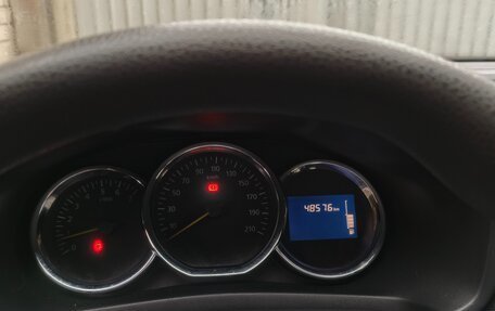 Renault Logan II, 2018 год, 900 000 рублей, 3 фотография