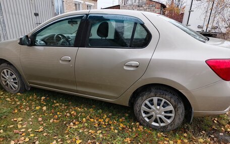 Renault Logan II, 2018 год, 900 000 рублей, 6 фотография