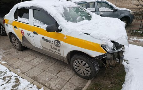 Renault Logan II, 2017 год, 120 000 рублей, 4 фотография