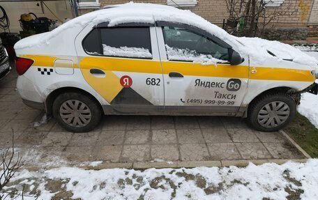 Renault Logan II, 2017 год, 120 000 рублей, 3 фотография