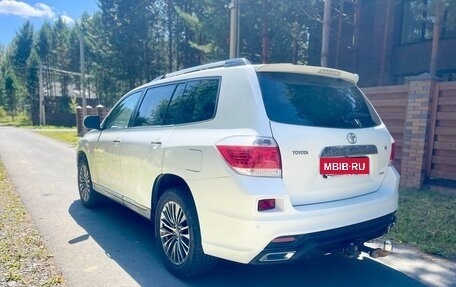 Toyota Highlander III, 2011 год, 2 250 000 рублей, 7 фотография