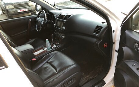 Toyota Highlander III, 2011 год, 2 250 000 рублей, 16 фотография