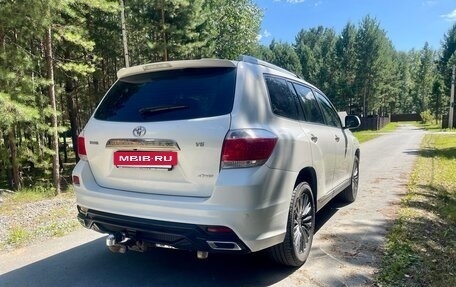 Toyota Highlander III, 2011 год, 2 250 000 рублей, 10 фотография