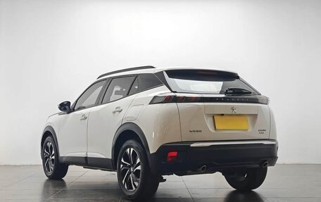 Peugeot 2008 II, 2022 год, 995 325 рублей, 4 фотография