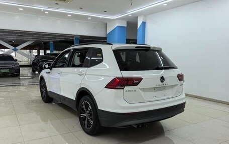 Volkswagen Tiguan II, 2021 год, 1 450 000 рублей, 6 фотография