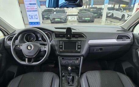 Volkswagen Tiguan II, 2021 год, 1 450 000 рублей, 10 фотография