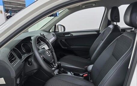 Volkswagen Tiguan II, 2021 год, 1 450 000 рублей, 11 фотография