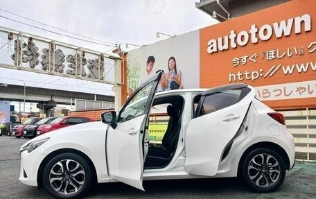 Mazda Demio IV, 2015 год, 699 000 рублей, 24 фотография