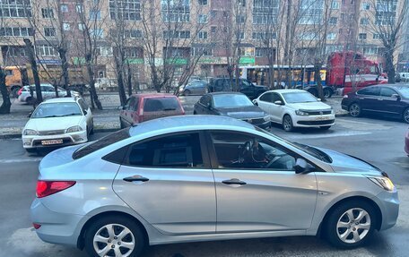 Hyundai Solaris II рестайлинг, 2011 год, 735 000 рублей, 6 фотография