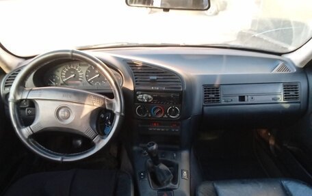 BMW 3 серия, 1992 год, 300 000 рублей, 11 фотография