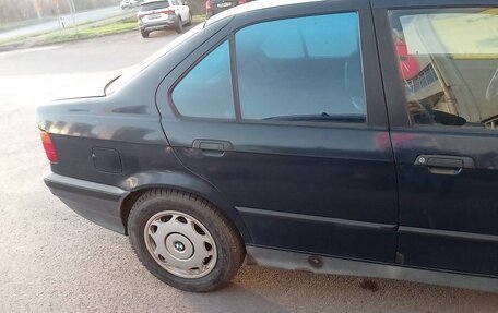 BMW 3 серия, 1992 год, 300 000 рублей, 9 фотография