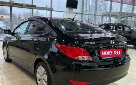 Hyundai Solaris II рестайлинг, 2015 год, 985 000 рублей, 4 фотография