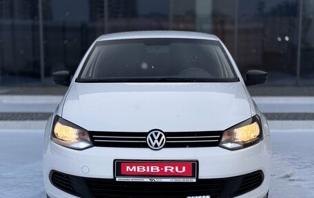 Volkswagen Polo VI (EU Market), 2011 год, 470 000 рублей, 2 фотография