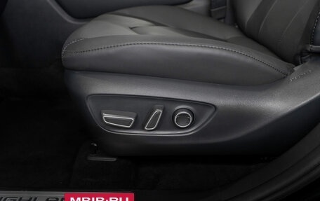 Toyota Highlander, 2025 год, 6 200 000 рублей, 25 фотография