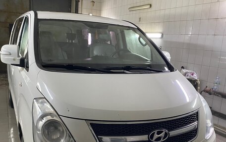 Hyundai Grand Starex Grand Starex I рестайлинг 2, 2015 год, 2 270 000 рублей, 1 фотография
