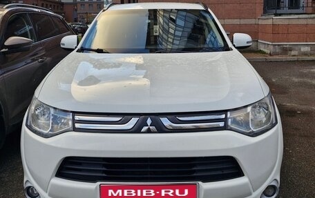 Mitsubishi Outlander III рестайлинг 3, 2012 год, 1 100 000 рублей, 1 фотография