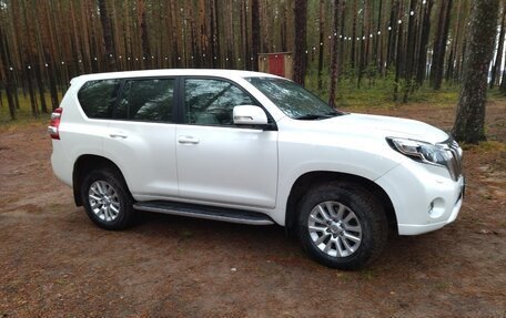 Toyota Land Cruiser Prado 150 рестайлинг 2, 2014 год, 3 450 000 рублей, 3 фотография