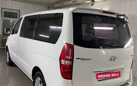 Hyundai Grand Starex Grand Starex I рестайлинг 2, 2015 год, 2 270 000 рублей, 2 фотография