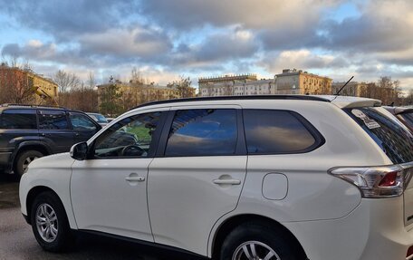 Mitsubishi Outlander III рестайлинг 3, 2012 год, 1 100 000 рублей, 2 фотография