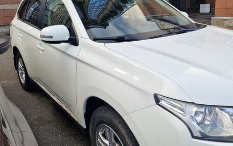 Mitsubishi Outlander III рестайлинг 3, 2012 год, 1 100 000 рублей, 3 фотография