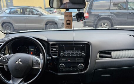 Mitsubishi Outlander III рестайлинг 3, 2012 год, 1 100 000 рублей, 9 фотография