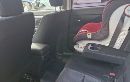 Mitsubishi Outlander III рестайлинг 3, 2012 год, 1 100 000 рублей, 10 фотография