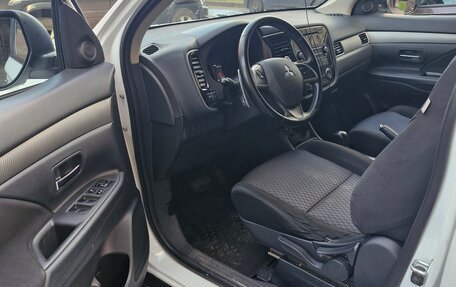 Mitsubishi Outlander III рестайлинг 3, 2012 год, 1 100 000 рублей, 8 фотография