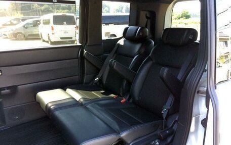 Honda Stepwgn, 2022 год, 2 050 000 рублей, 9 фотография