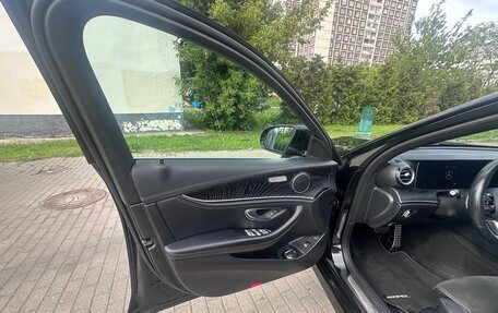 Mercedes-Benz E-Класс, 2021 год, 2 850 000 рублей, 19 фотография