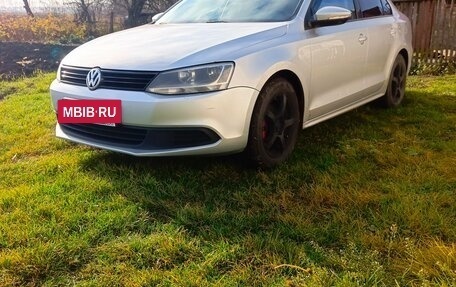 Volkswagen Jetta VI, 2014 год, 940 000 рублей, 3 фотография