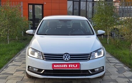 Volkswagen Passat B7, 2013 год, 1 090 000 рублей, 2 фотография