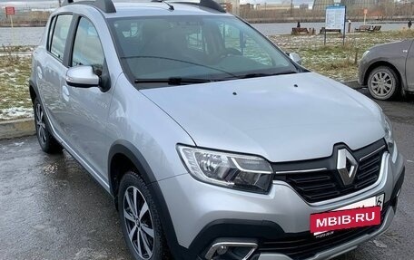 Renault Sandero II рестайлинг, 2019 год, 1 350 000 рублей, 2 фотография