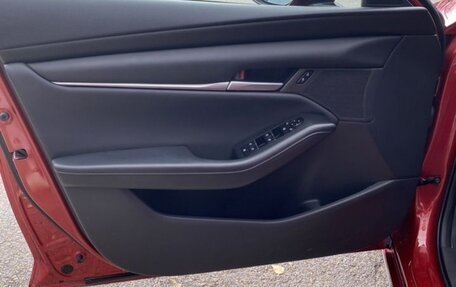 Mazda 3, 2020 год, 2 100 000 рублей, 18 фотография