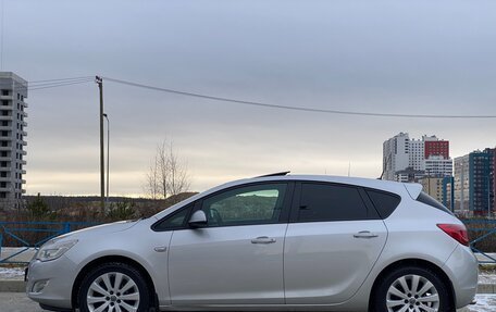 Opel Astra J, 2011 год, 770 000 рублей, 2 фотография