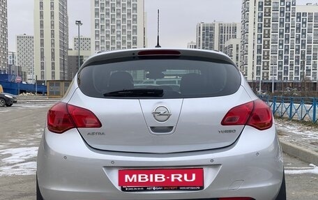 Opel Astra J, 2011 год, 770 000 рублей, 4 фотография