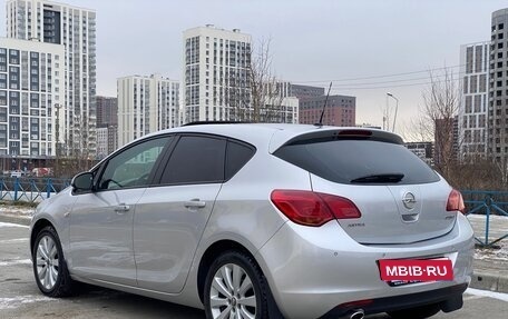 Opel Astra J, 2011 год, 770 000 рублей, 3 фотография