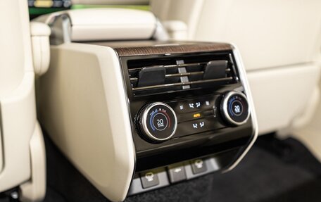 Land Rover Range Rover IV рестайлинг, 2025 год, 31 818 800 рублей, 27 фотография