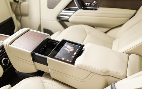 Land Rover Range Rover IV рестайлинг, 2025 год, 31 818 800 рублей, 28 фотография