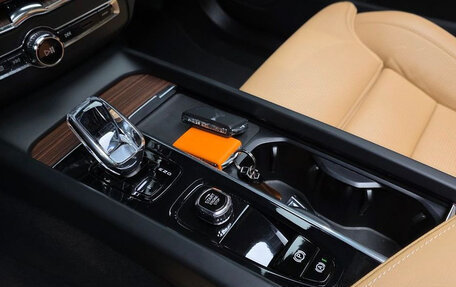 Volvo XC60 II, 2022 год, 3 900 000 рублей, 9 фотография