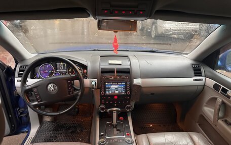 Volkswagen Touareg III, 2005 год, 600 000 рублей, 20 фотография