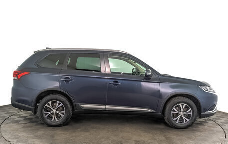 Mitsubishi Outlander III рестайлинг 3, 2019 год, 2 280 000 рублей, 4 фотография