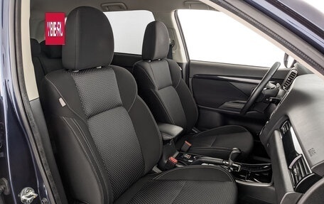 Mitsubishi Outlander III рестайлинг 3, 2019 год, 2 280 000 рублей, 24 фотография