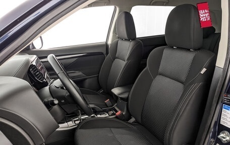 Mitsubishi Outlander III рестайлинг 3, 2019 год, 2 280 000 рублей, 20 фотография